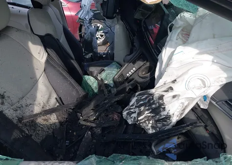 2025 Toyota Sienna Platinum from USA, damaged, VIN 5TDERKEC7SS246229